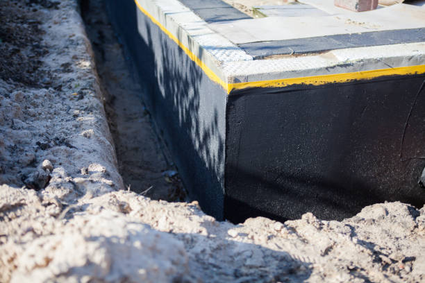 Professional Vapor Barrier Installation technician working in Mellott, IN